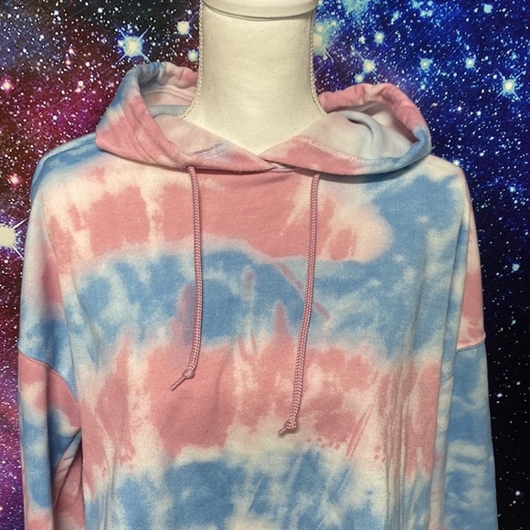 Miss Posh | M | Crop Top Hoodie and Shorts Tye Dye Comfy Set - Picture 3 of 11